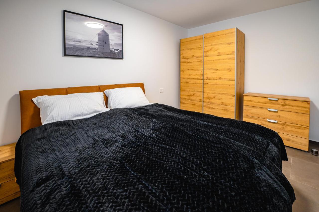 Apartments Luxury Ad Jesenice Exterior foto