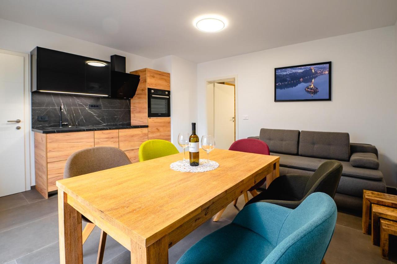 Apartments Luxury Ad Jesenice Exterior foto