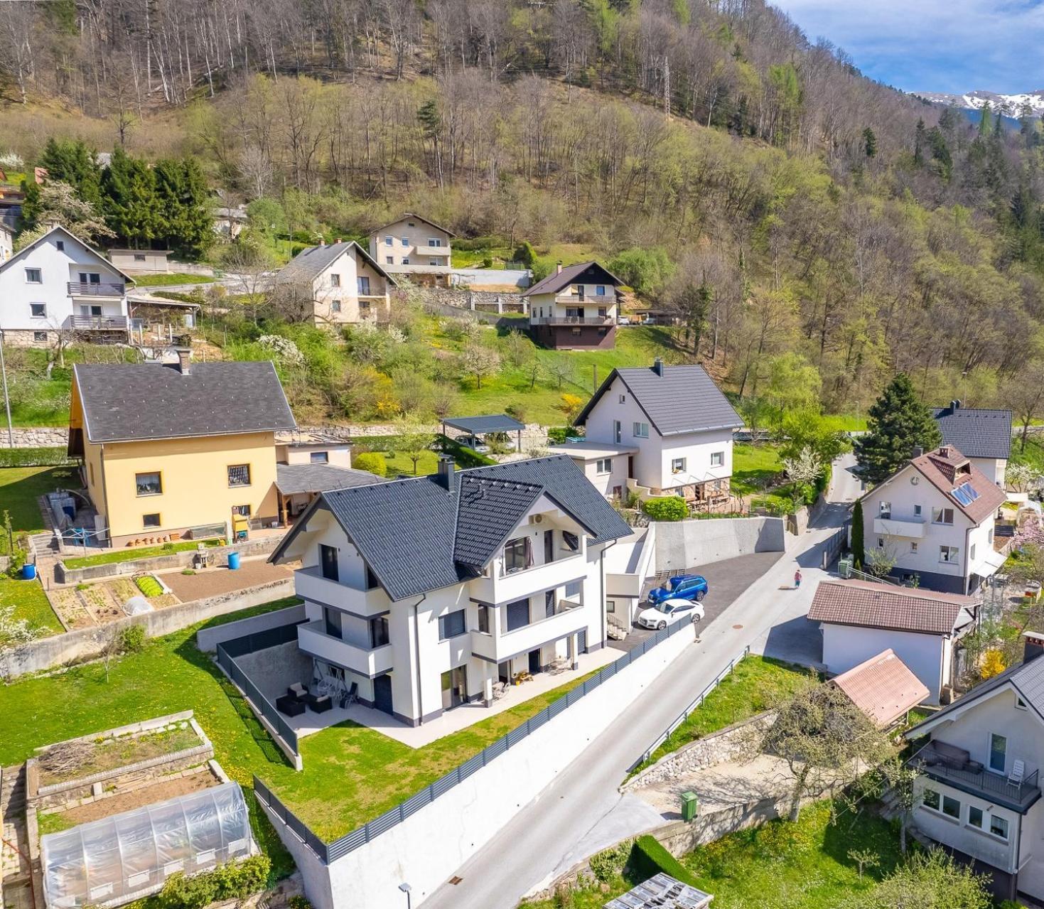 Apartments Luxury Ad Jesenice Exterior foto