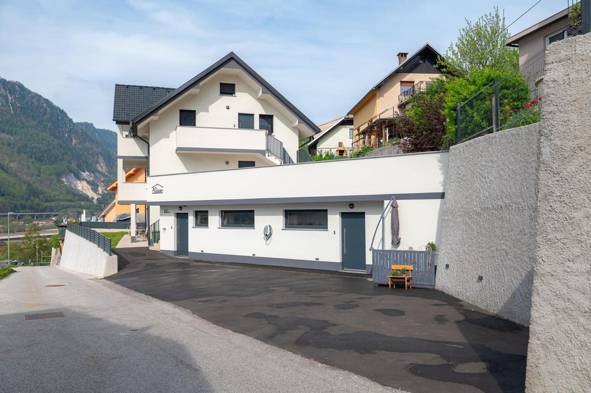 Apartments Luxury Ad Jesenice Exterior foto